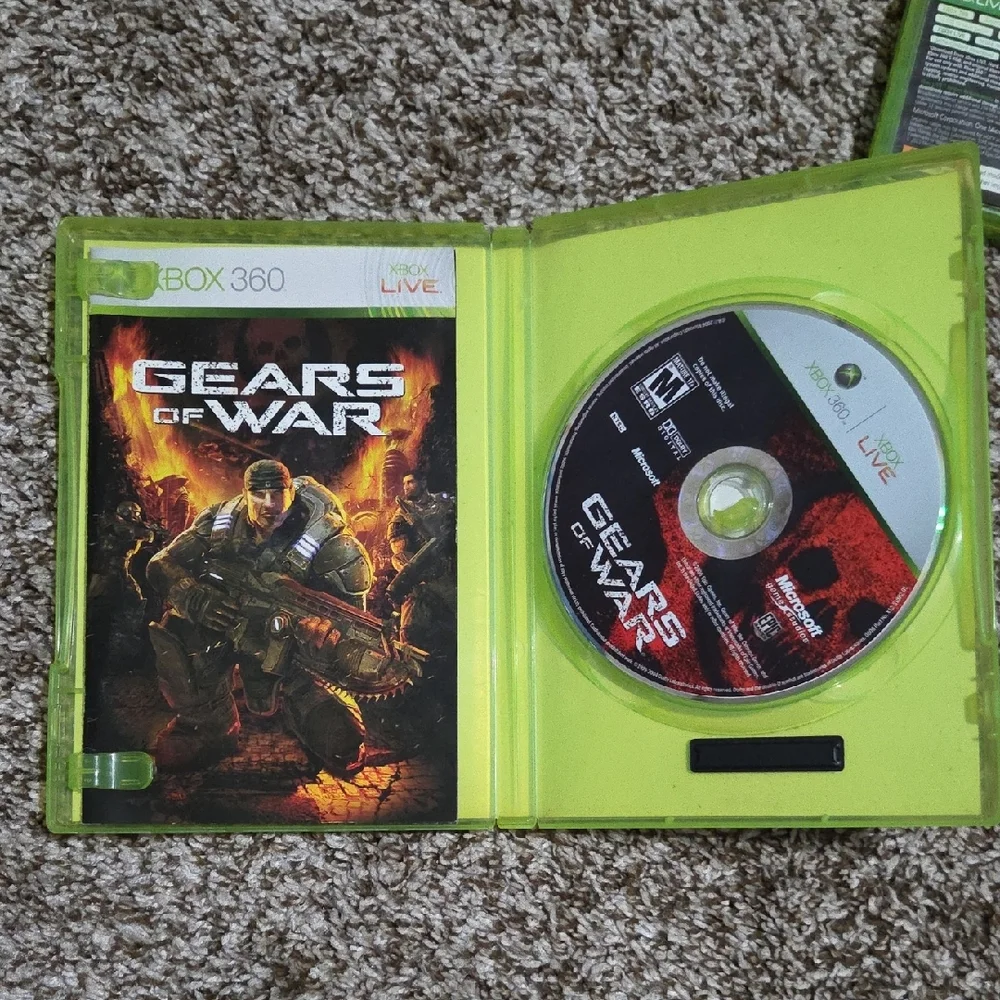Gears of War And Gears Of War Judgment Xbox 360 Game Set